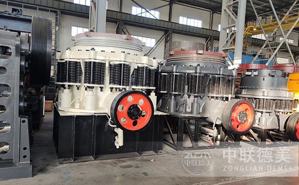 山西圓錐破碎機現場視頻圖片